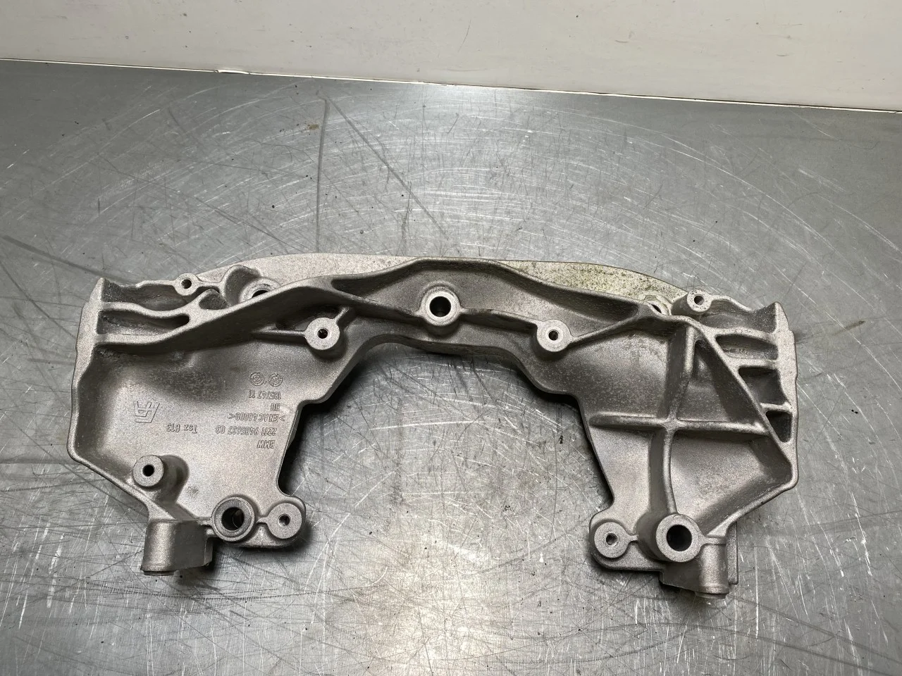 BMW I4 G26 2021-> Engine mount, steel / aluminum
