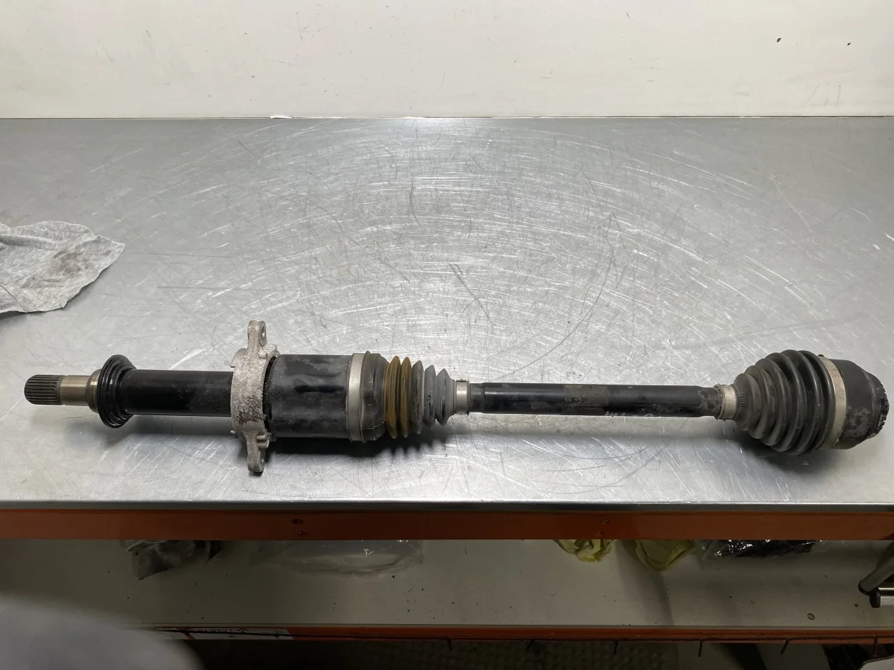 BMW I4 G26 2021-> Front right driveshaft