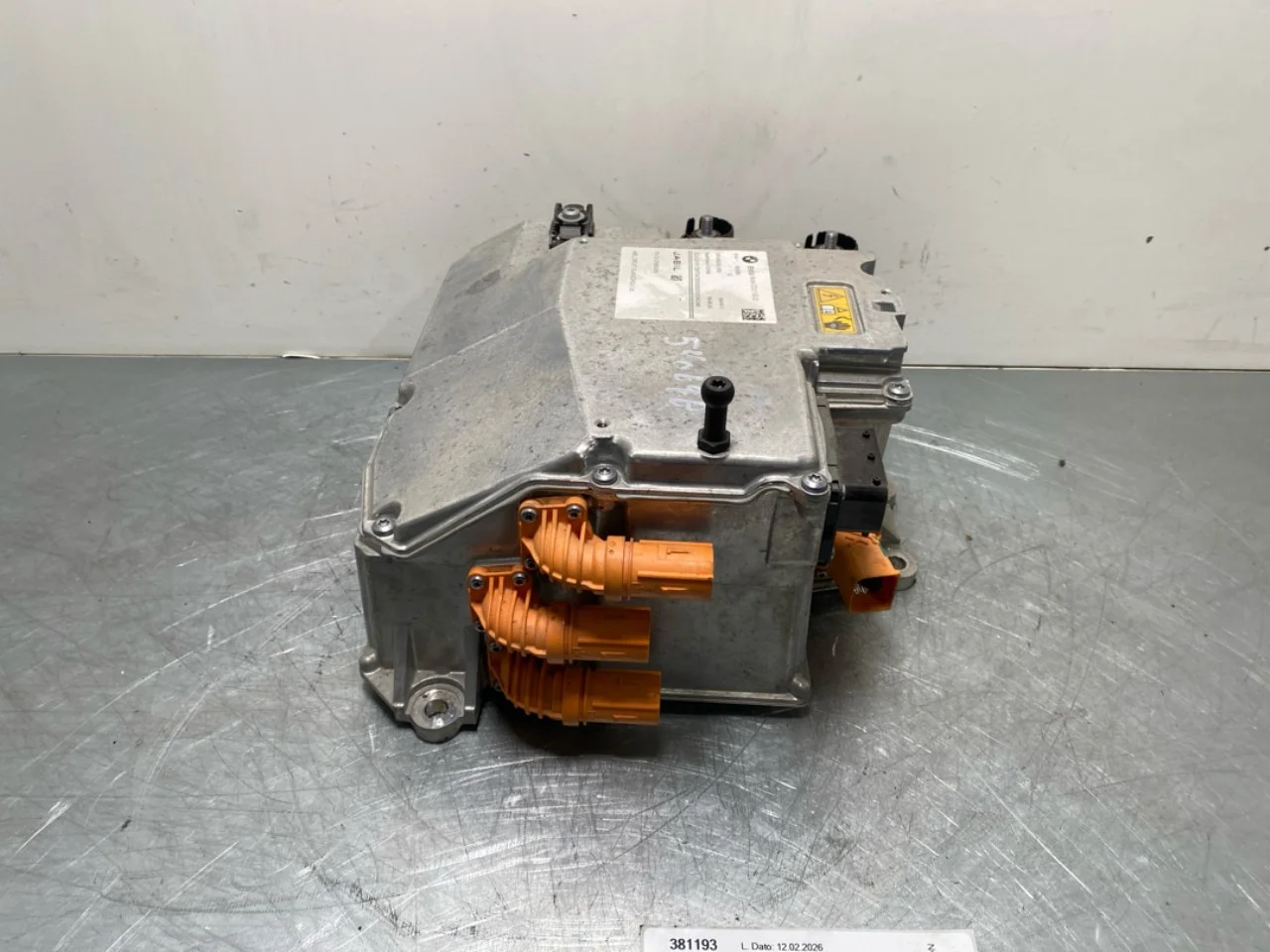 BMW I4 G26 2021-> Akkumulátortöltő nézet 2