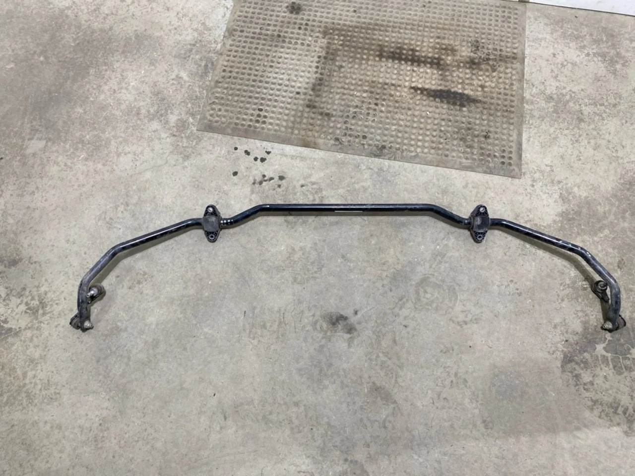 BMW I4 G26 2021-> Stabilizer bar, rear view 2