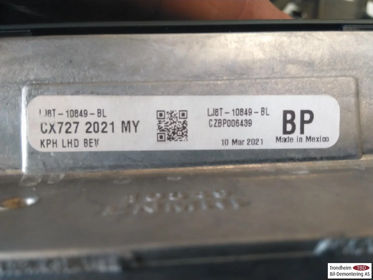 Ford MUSTANG MACH-E 2021- Instrument cluster assembly view 2