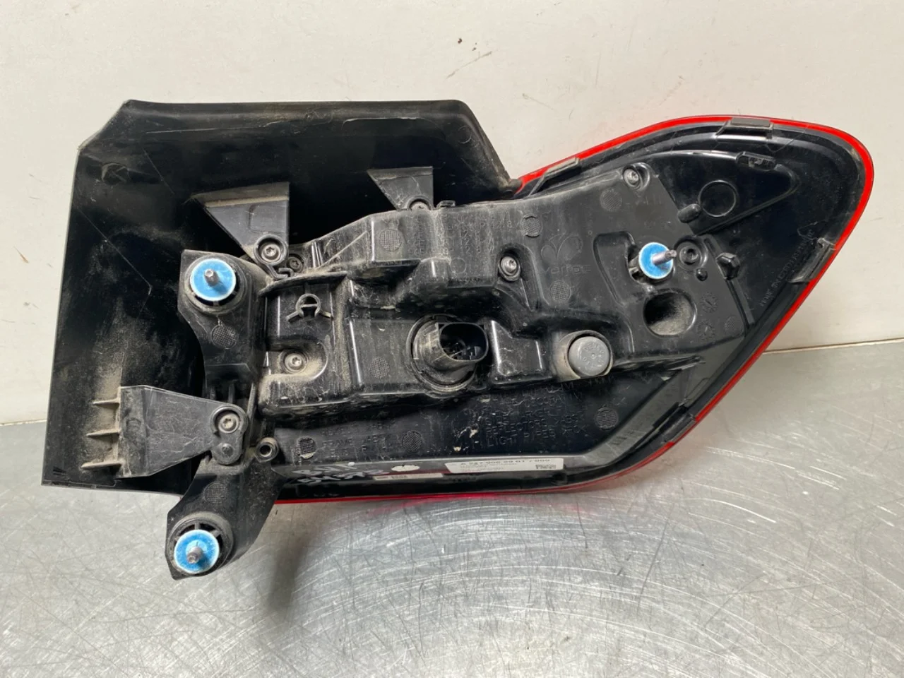 Mercedes EQA H243 2021- Left tail light view 3