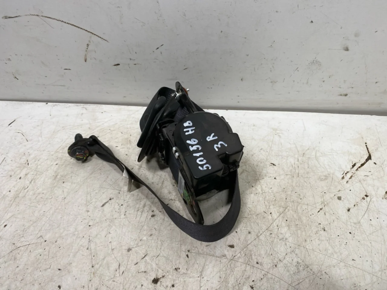 Byd TANG 2021->> Rear right seat belt view 2