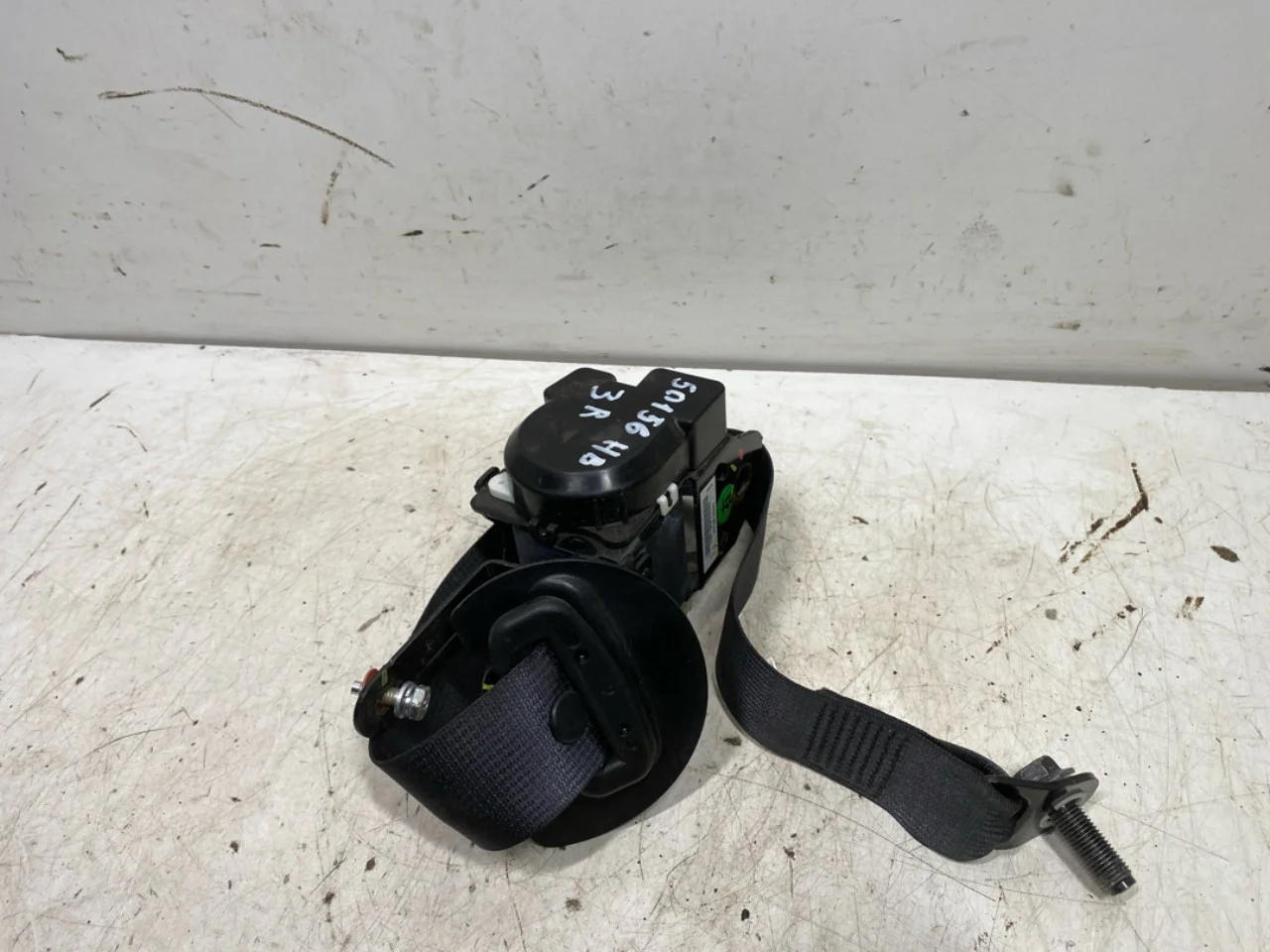 Byd TANG 2021->> Rear right seat belt view 3