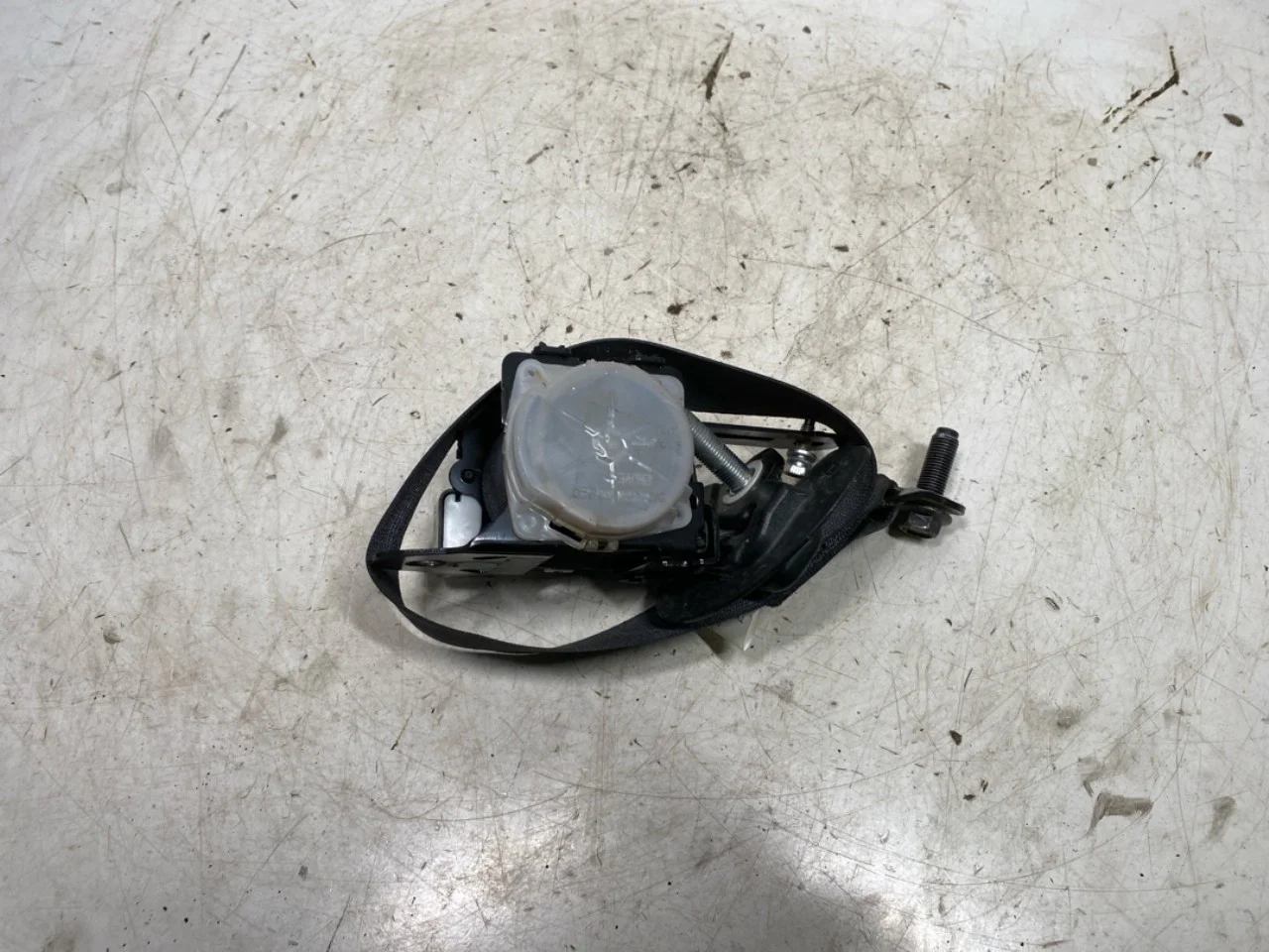 Byd TANG 2021->> Rear right seat belt view 4