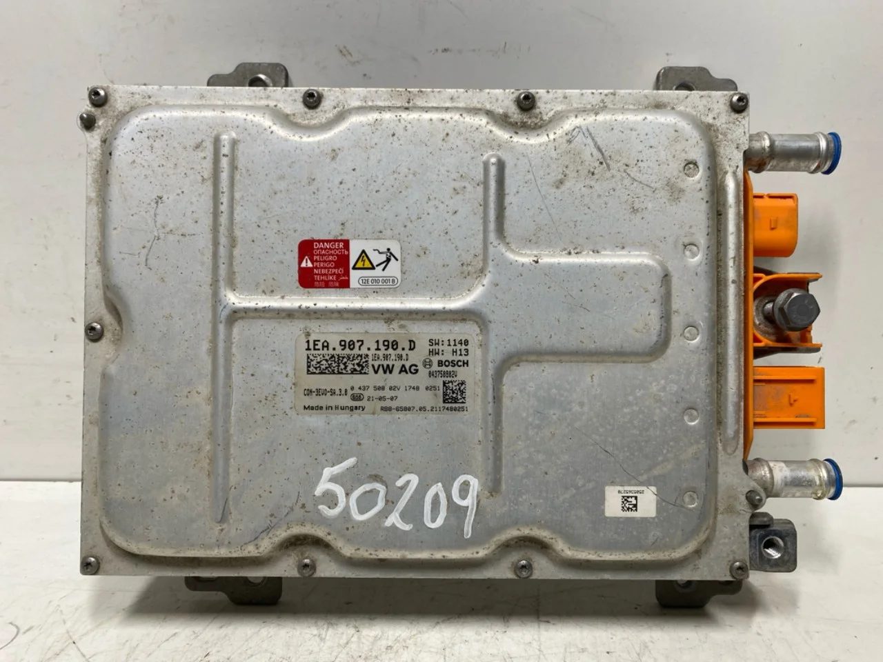 Volkswagen ID.4 2021- Feszültségátalakító, akkumulátor