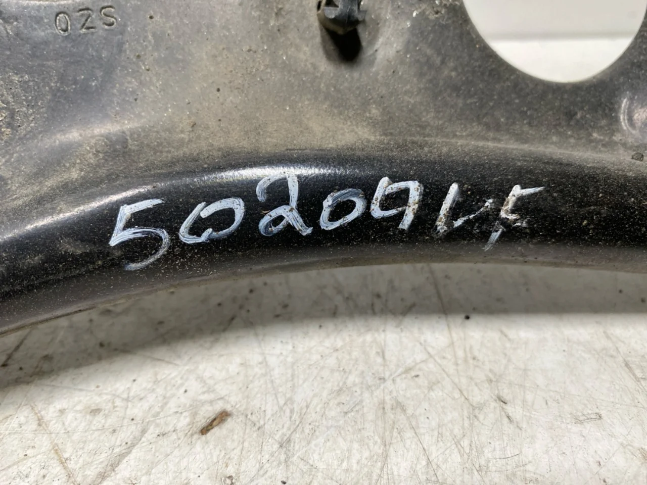 Volkswagen ID.4 2021- Braț de suspensie față stânga vedere 2