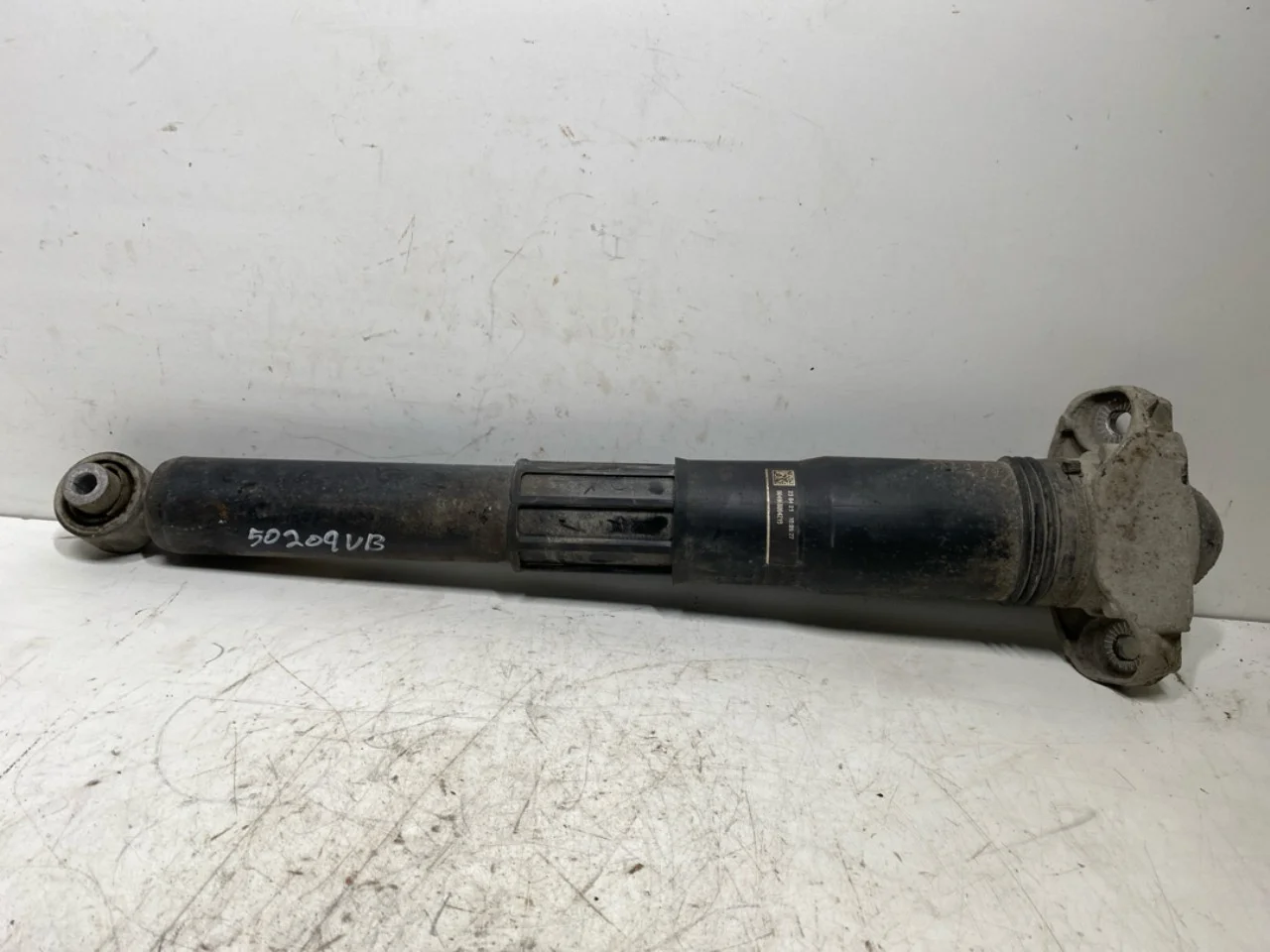 Volkswagen ID.4 2021- Amortizor, spate