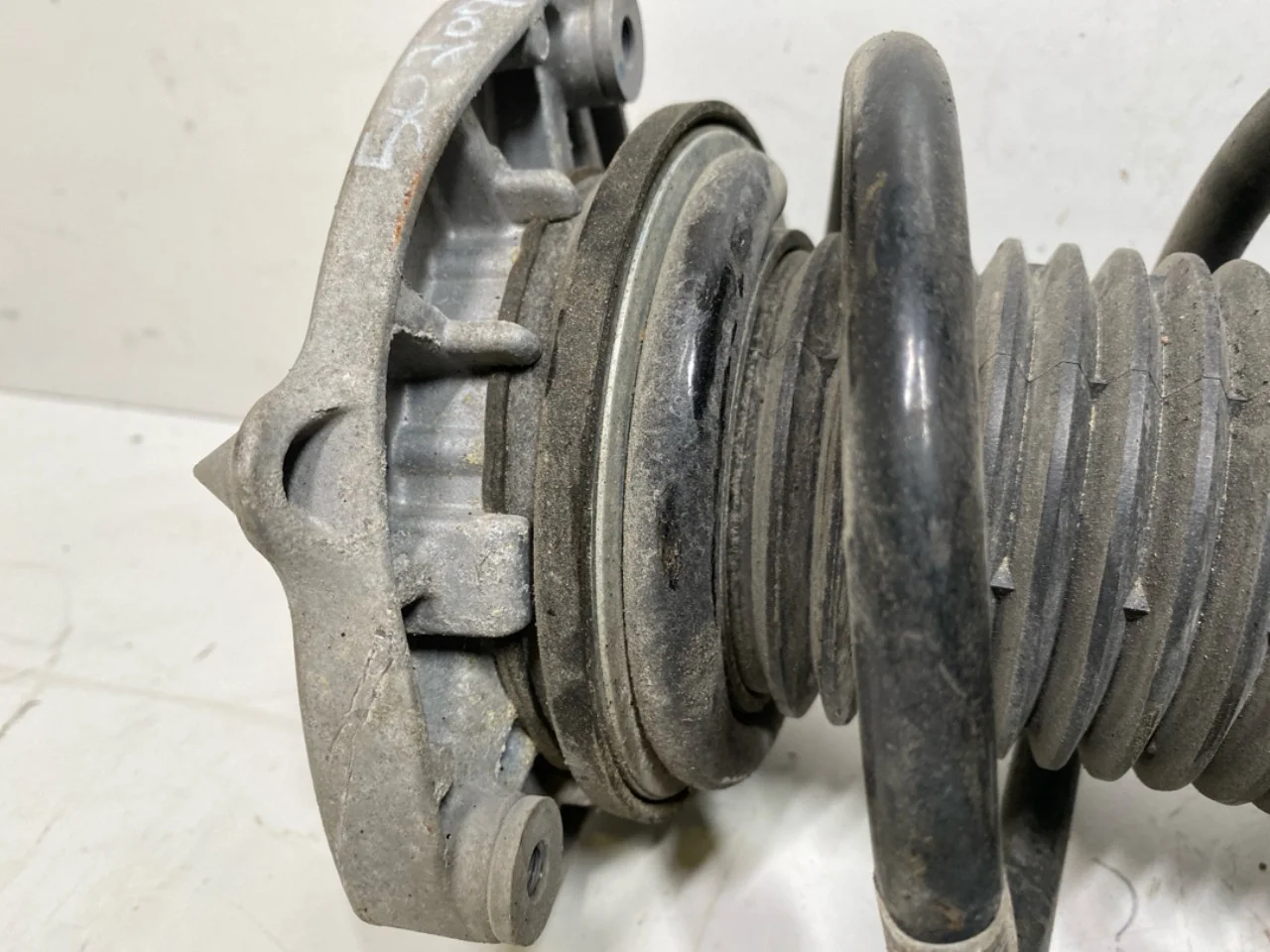 Volkswagen ID.4 2021- Amortizor tip McPherson, față stânga vedere 3