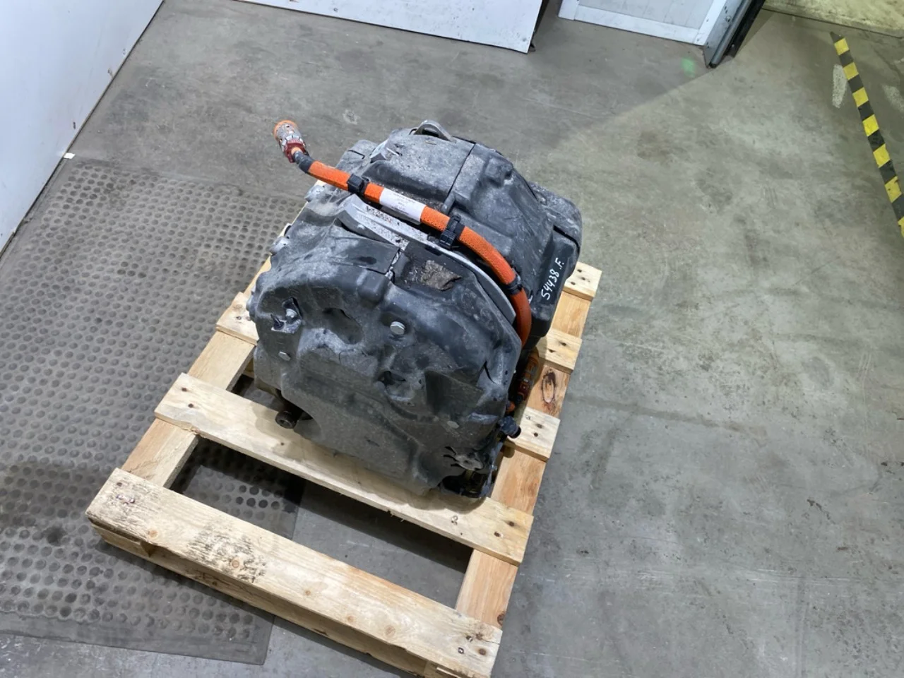 Mercedes EQS V297 2022- Front electric motor view 2