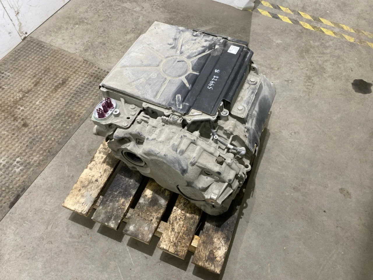 Mercedes EQS V297 2022- Elektromos motor, hátsó nézet 2