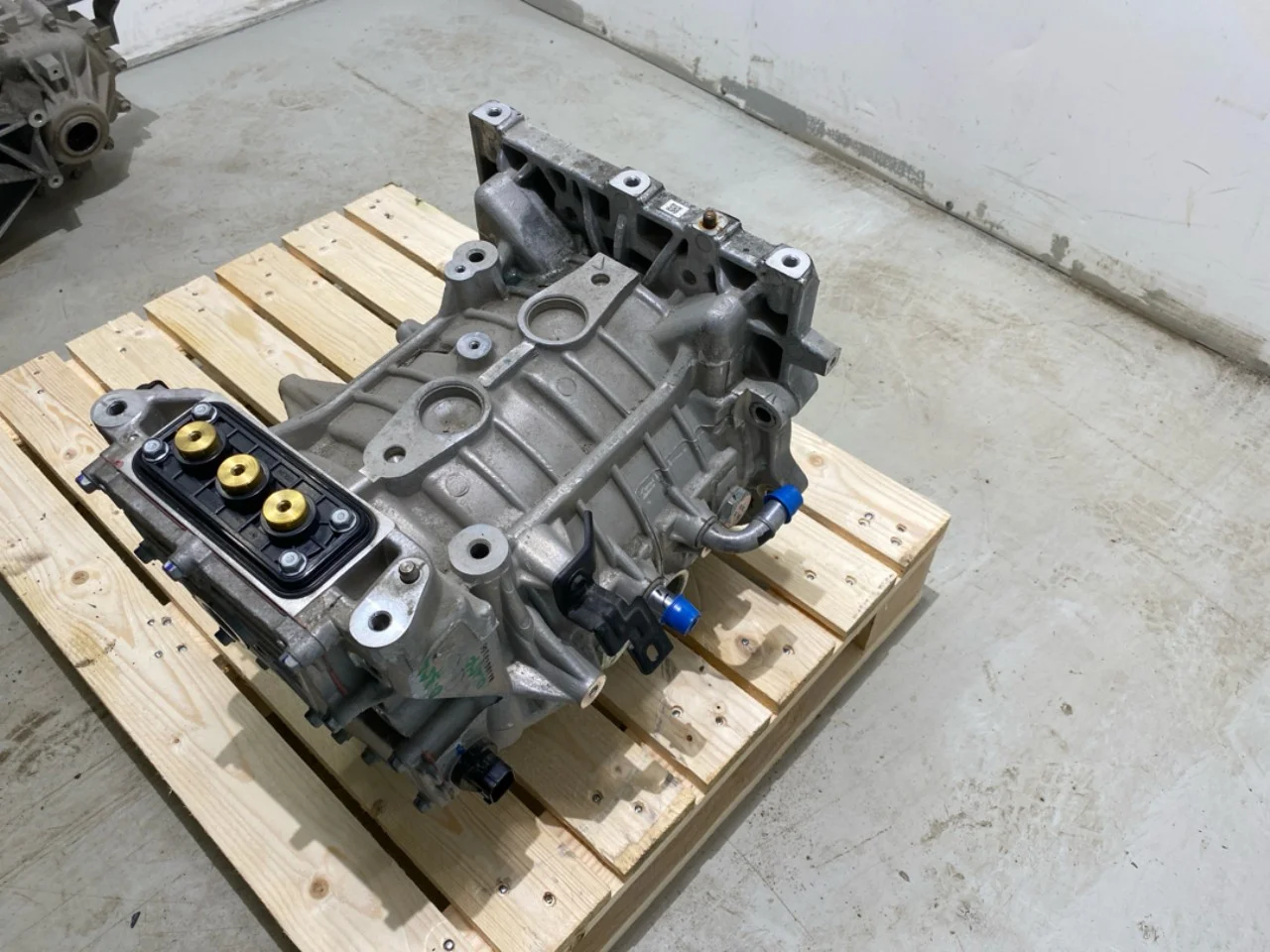 Hyundai KONA / ELECTRIC 2018-23 Motor electric față vedere 3