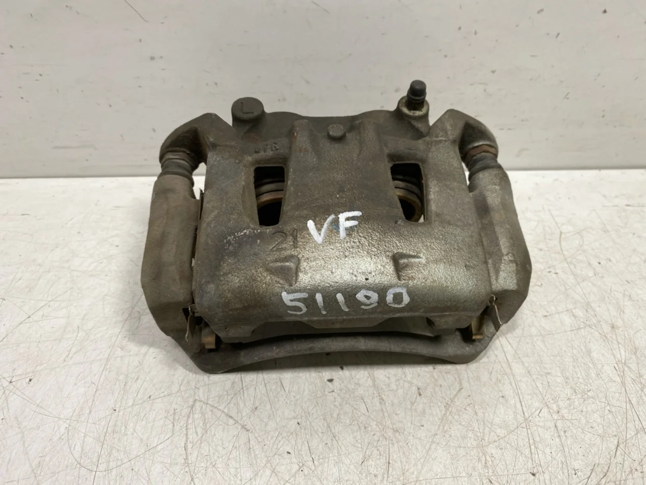 Nissan LEAF 2017-24 Front left brake caliper