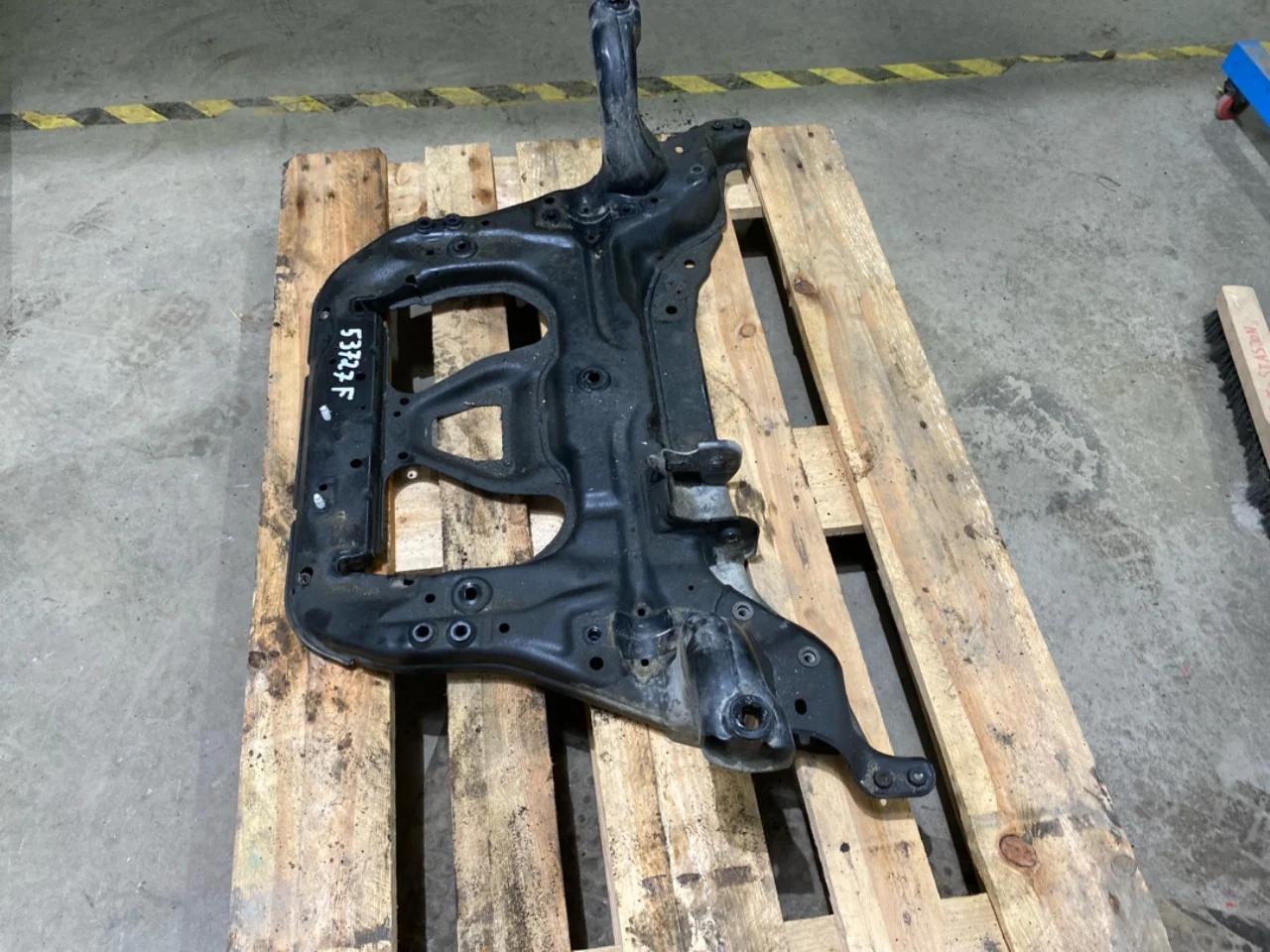 Mercedes EQA H243 2021- Front subframe view 3