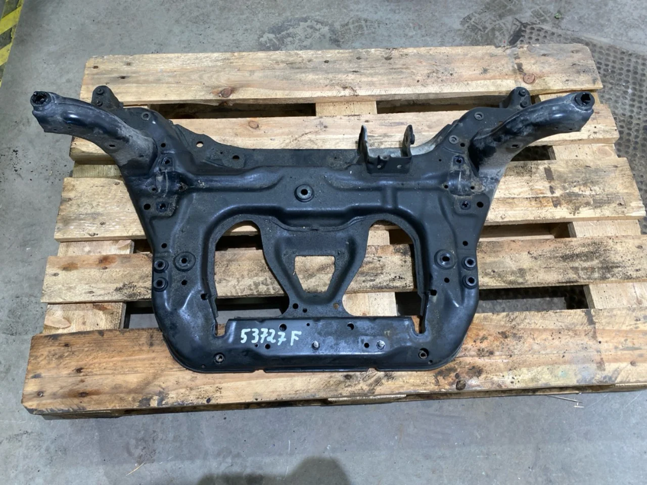 Mercedes EQA H243 2021- Front subframe view 4
