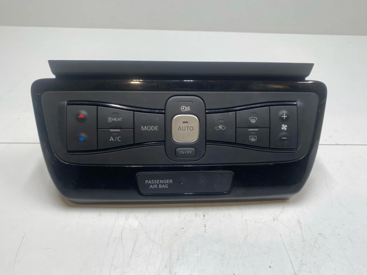 Nissan LEAF 2017-24 Heater control unit