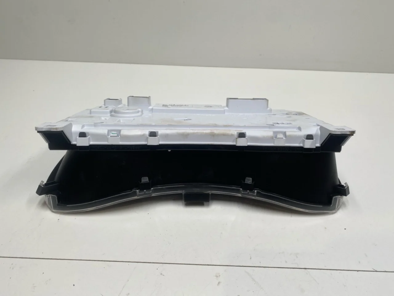 Nissan LEAF 2017-24 Instrument cluster assembly view 3