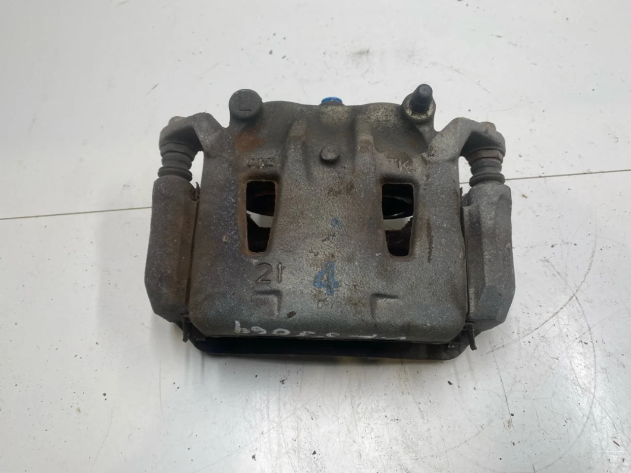 Nissan LEAF 2017-24 Front left brake caliper