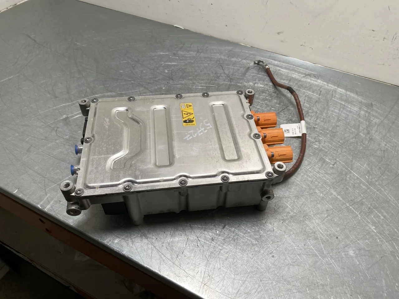 Mercedes EQA H243 2021- Invertor, 12-220V
