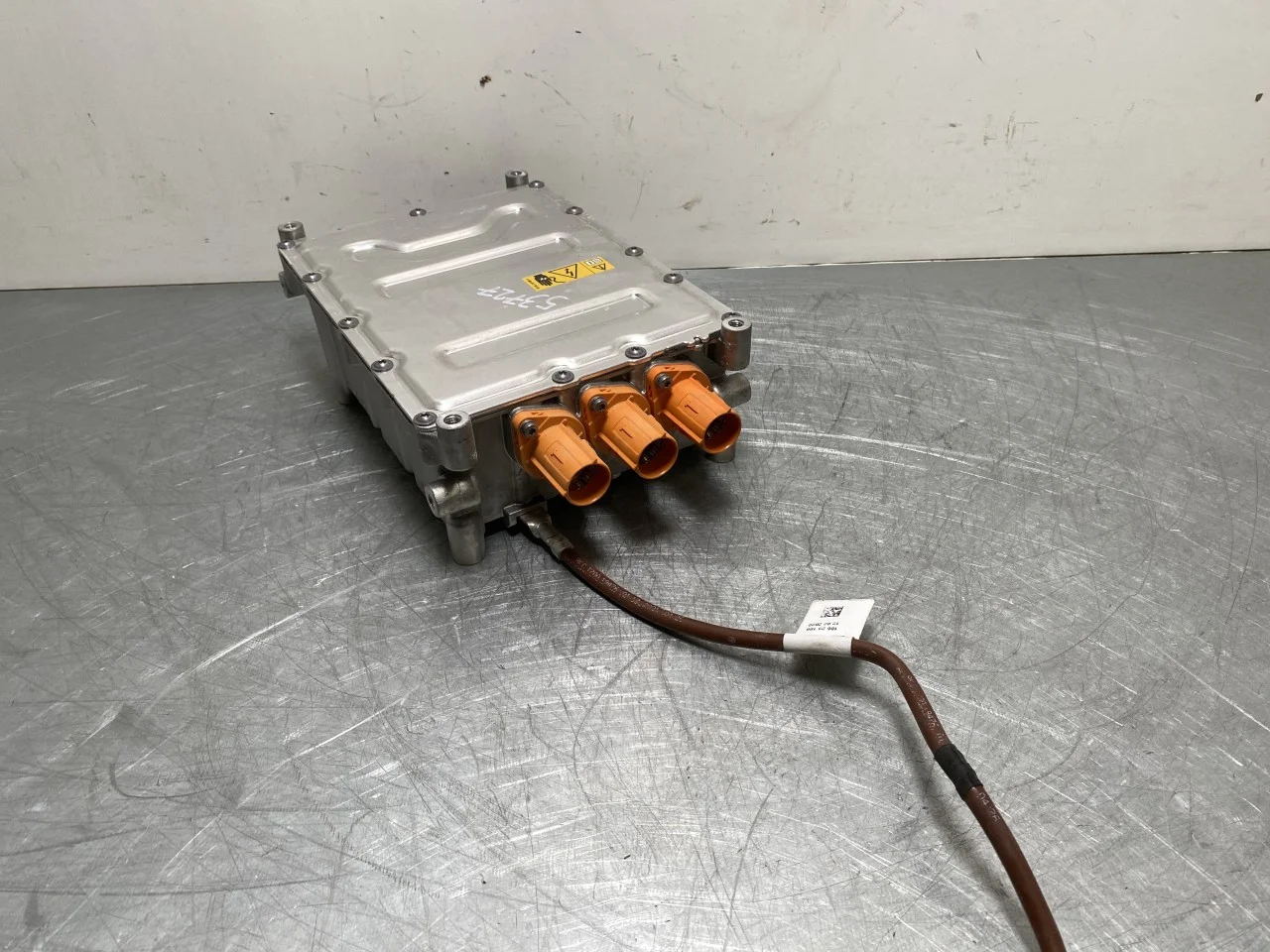 Mercedes EQA H243 2021- Invertor, 12-220V vedere 3