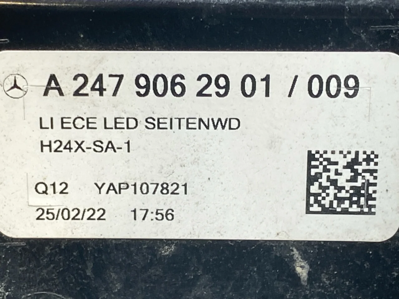 Mercedes EQA H243 2021- Left tail light view 3