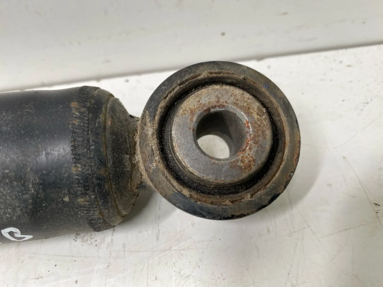 Hongqi E-HS9 2022- Shock absorber, rear view 3
