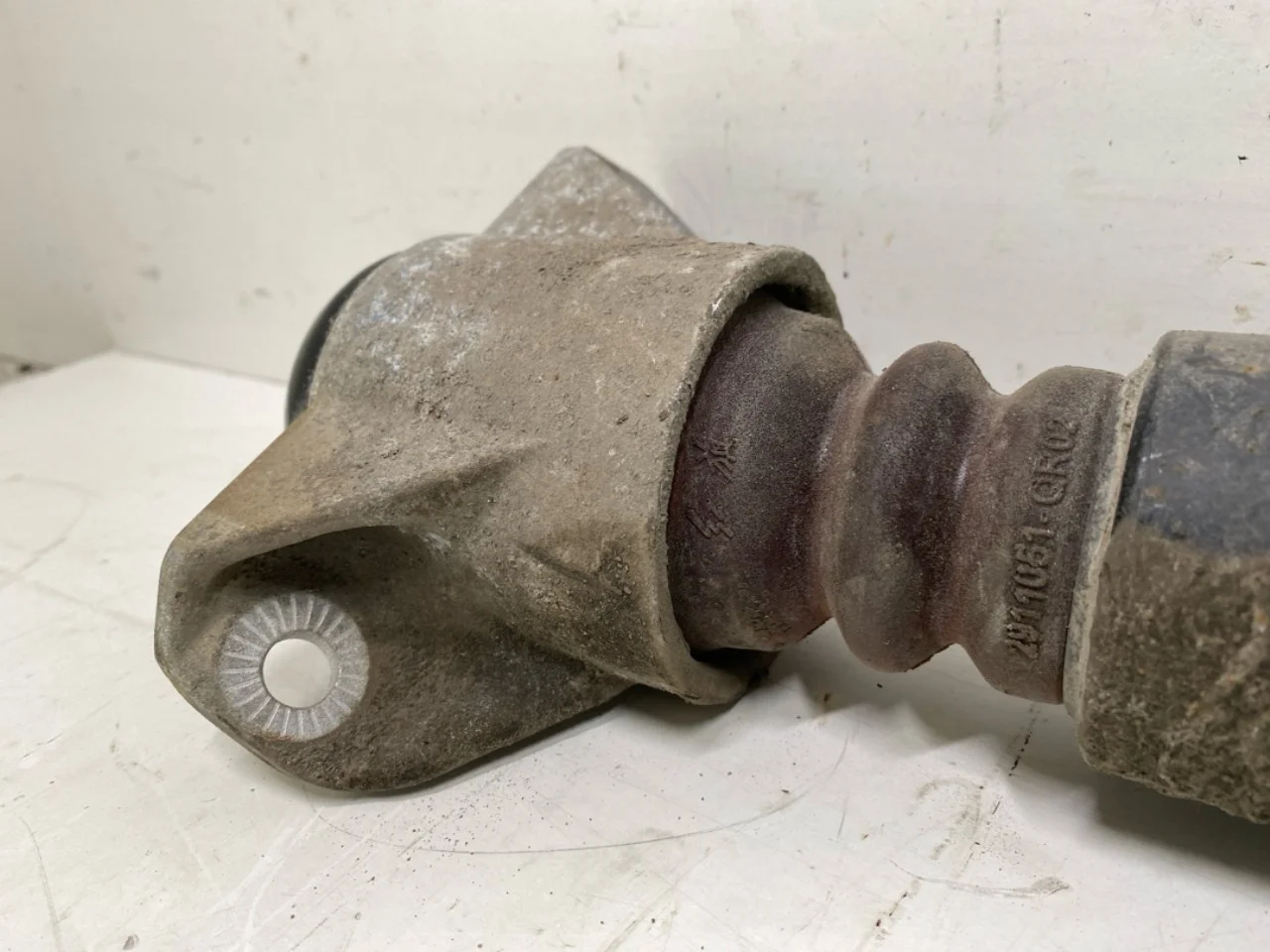 Hongqi E-HS9 2022- Shock absorber, rear view 3
