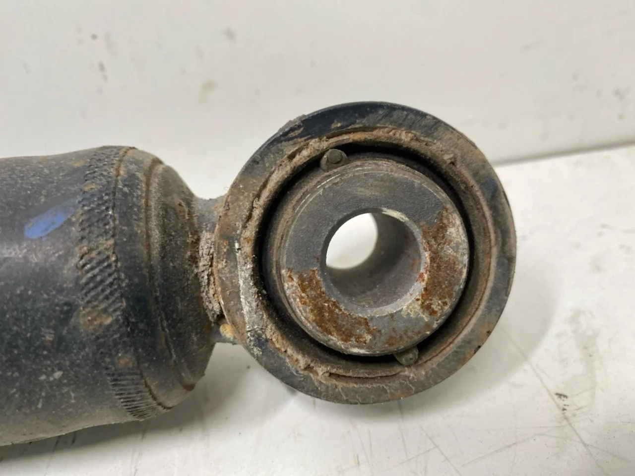 Hongqi E-HS9 2022- Shock absorber, rear view 4
