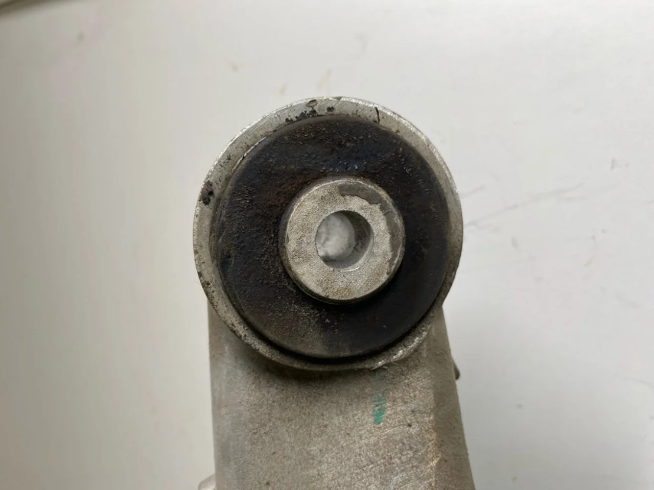 Hongqi E-HS9 2022- Control arm, rear right view 2