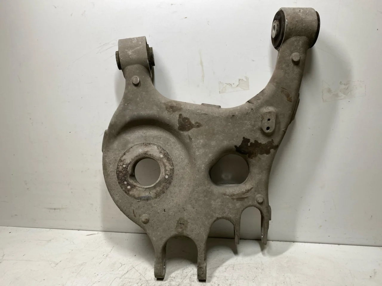 Hongqi E-HS9 2022- Control arm, rear right view 4