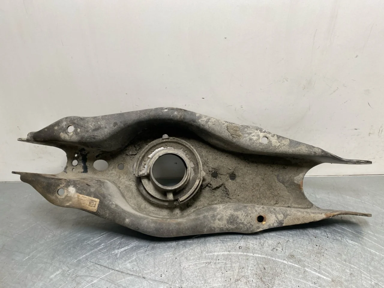 Mercedes EQA H243 2021- Control arm, rear right view 3