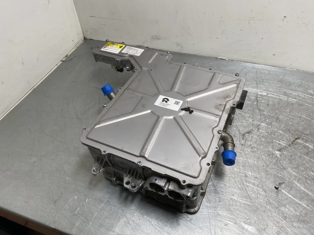 Nio ES8 23-24 Invertor, 12-220V vedere 3