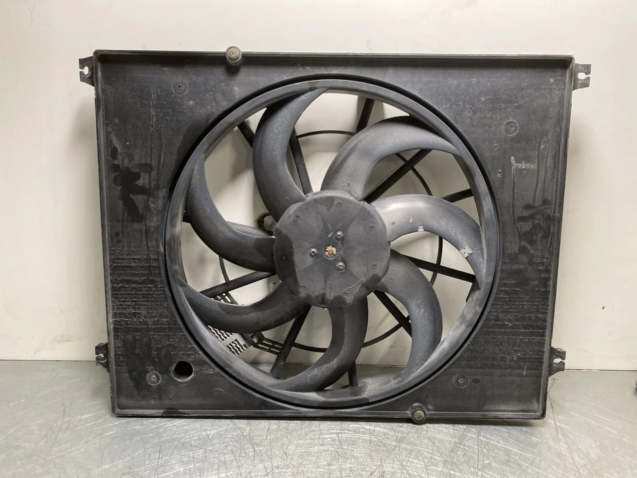 Nio ES8 23-24 Hűtőventilátor, elektromos nézet 3