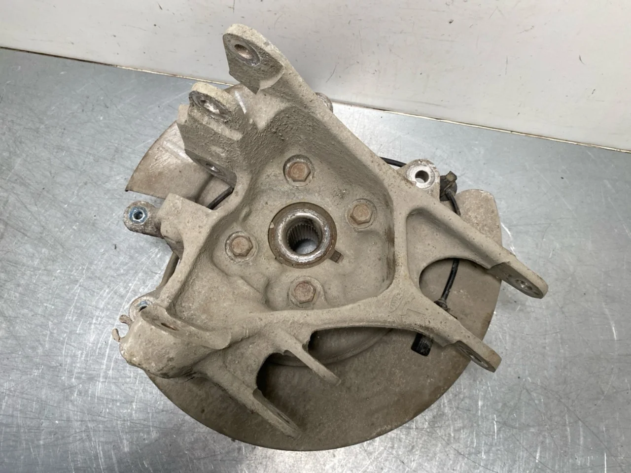 Tesla MODEL S 2013- Stub axle carrier, right rear view 2