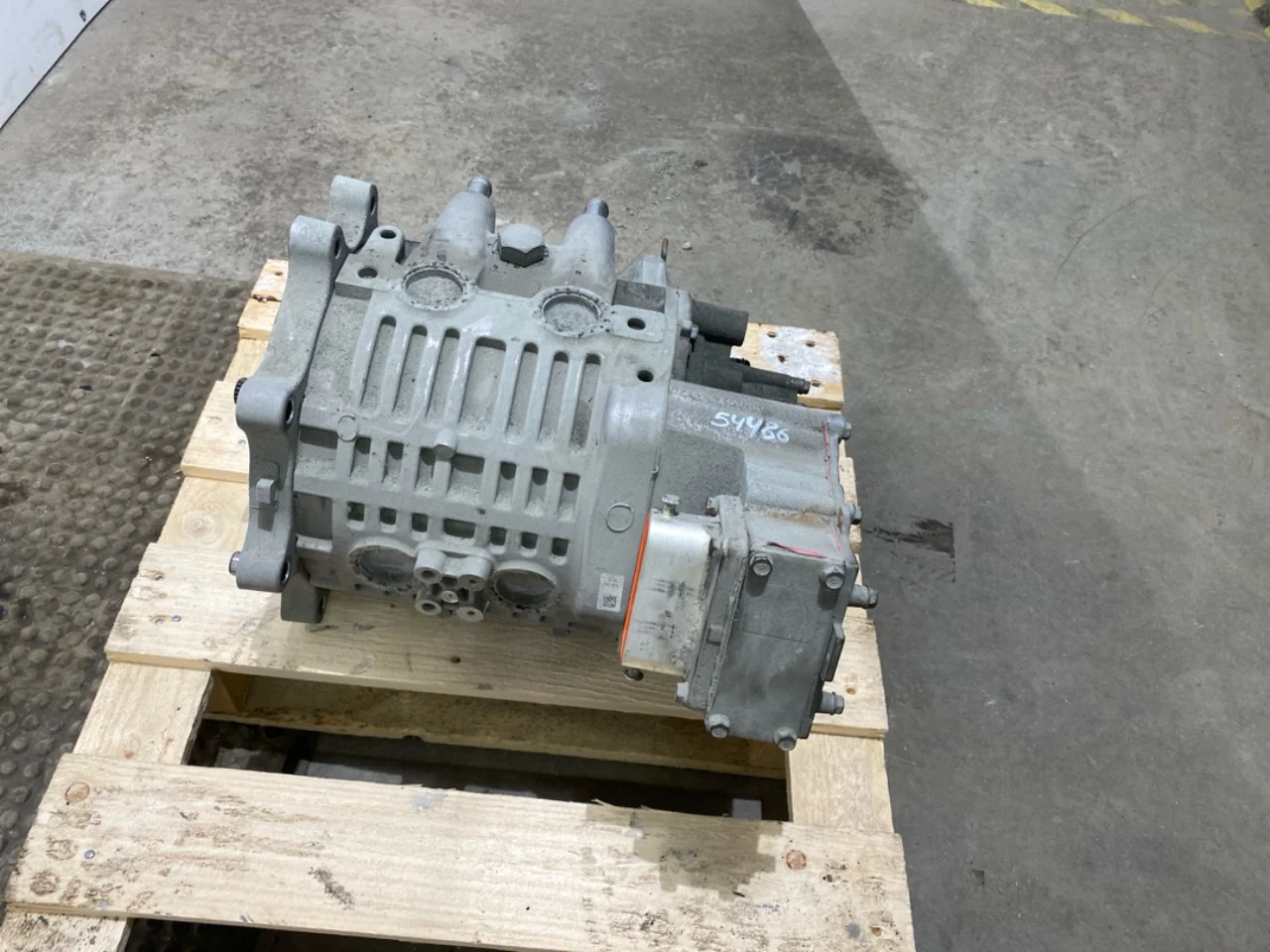 Kia SOUL 2009- Front electric motor view 2