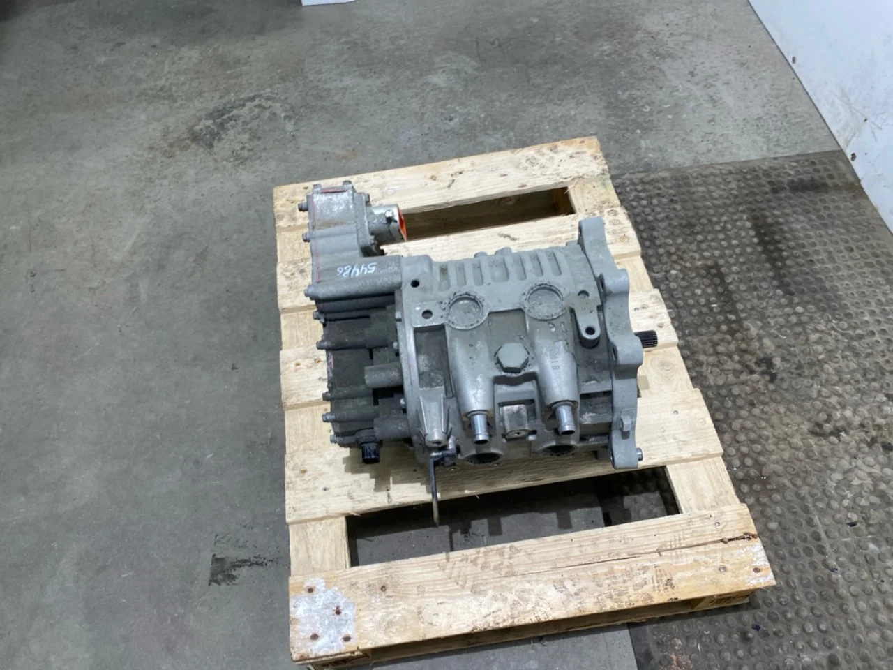 Kia SOUL 2009- Front electric motor view 3