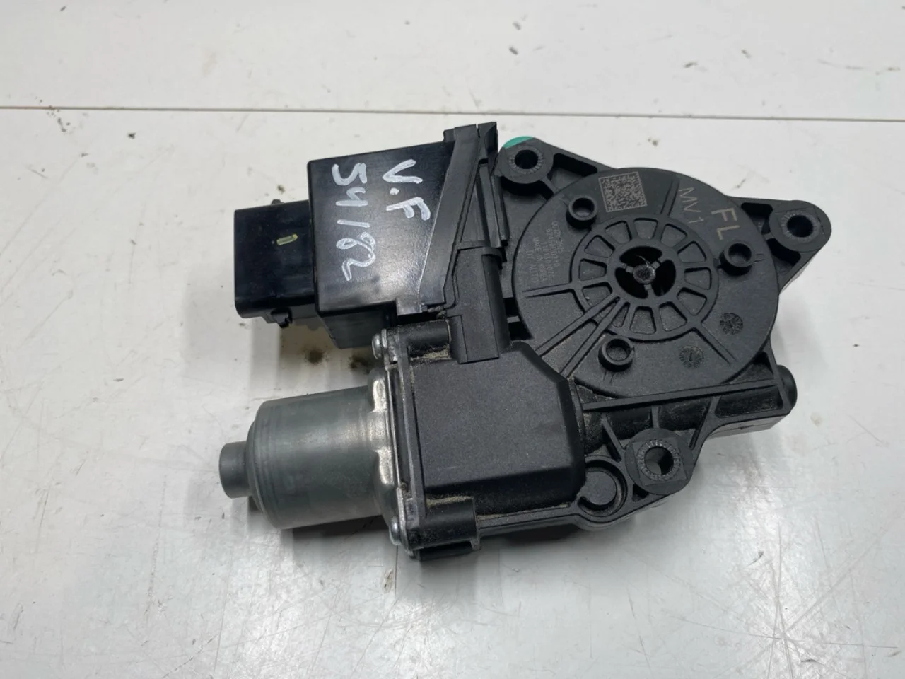 Ablakemelő motor nézet 2