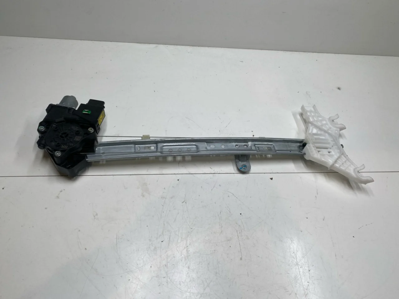 Electric window regulator, complete