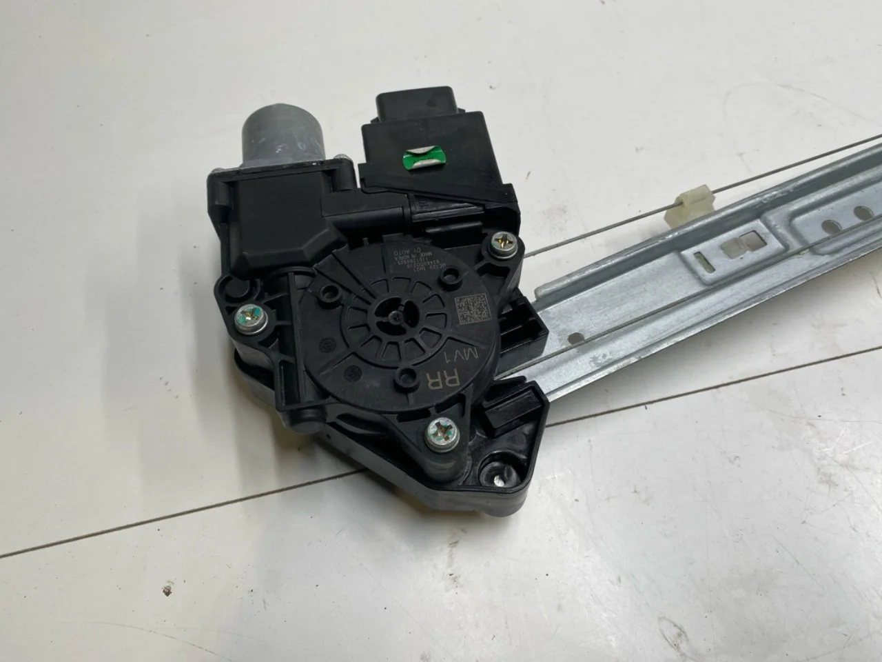 Electric window regulator, complete view 3