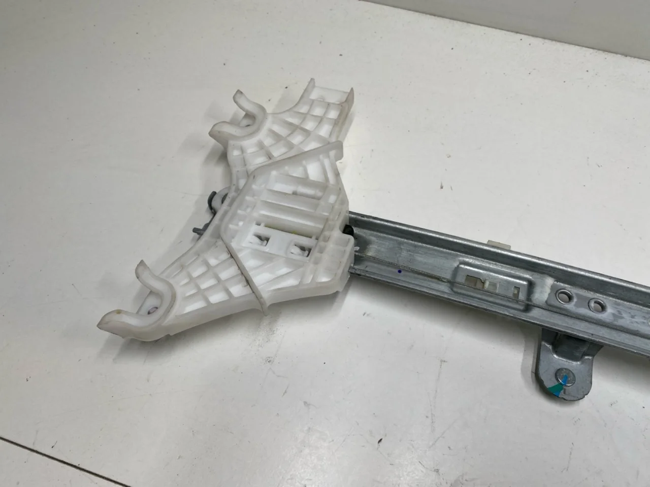 Electric window regulator, complete view 4