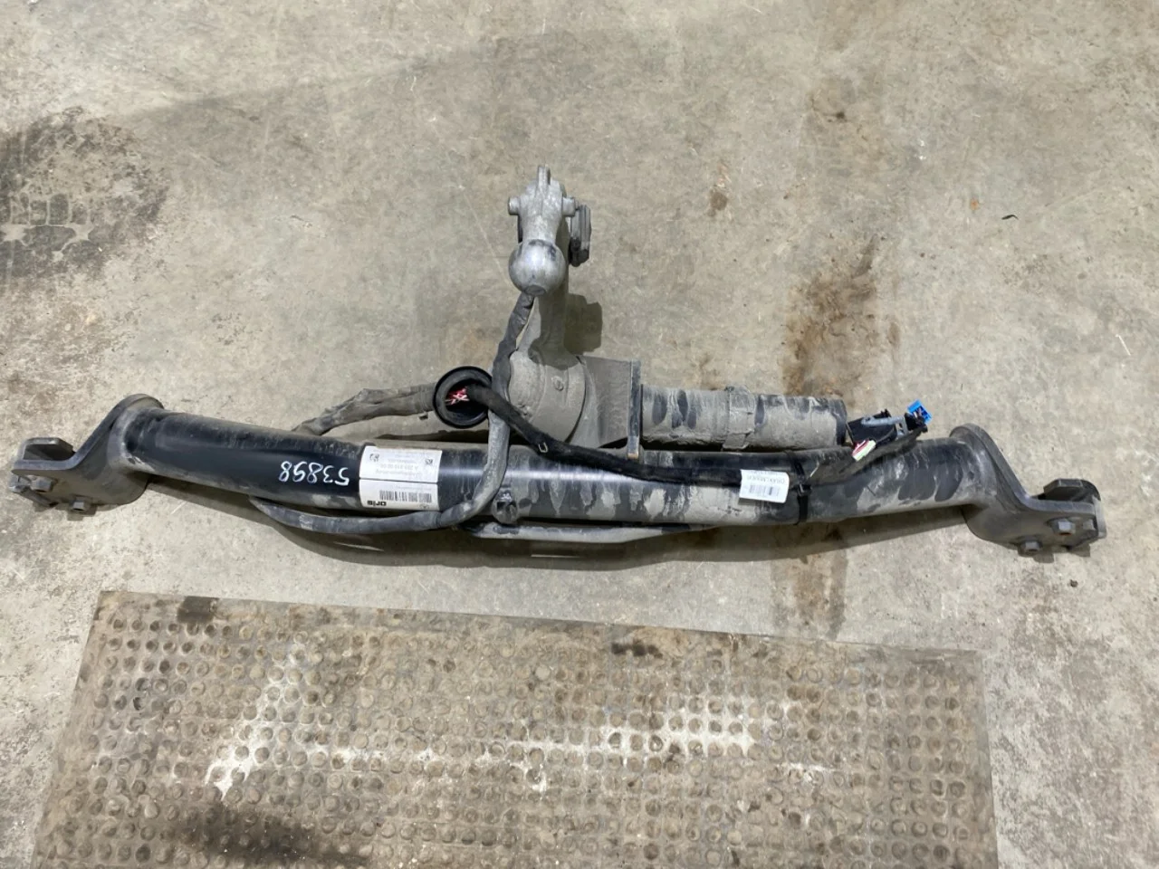 Mercedes EQC 2020- Tow bar view 4