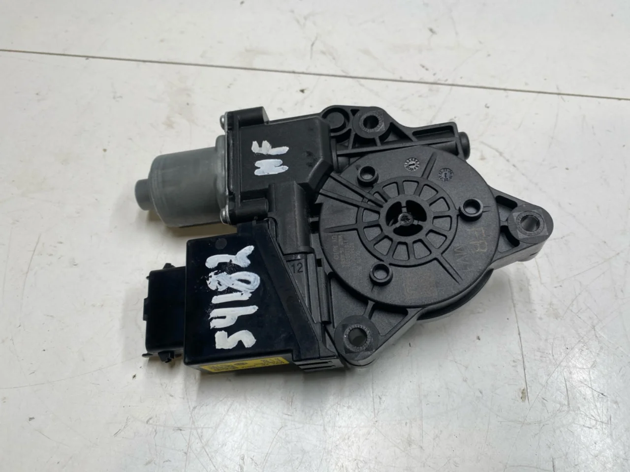 Ablakemelő motor nézet 2