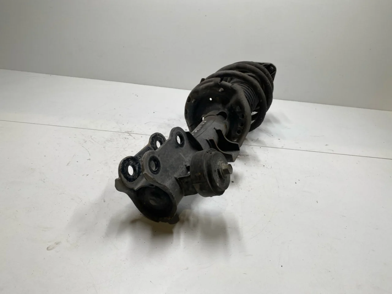 Hyundai IONIQ 5 NE 2022- Strut assembly, front right view 4