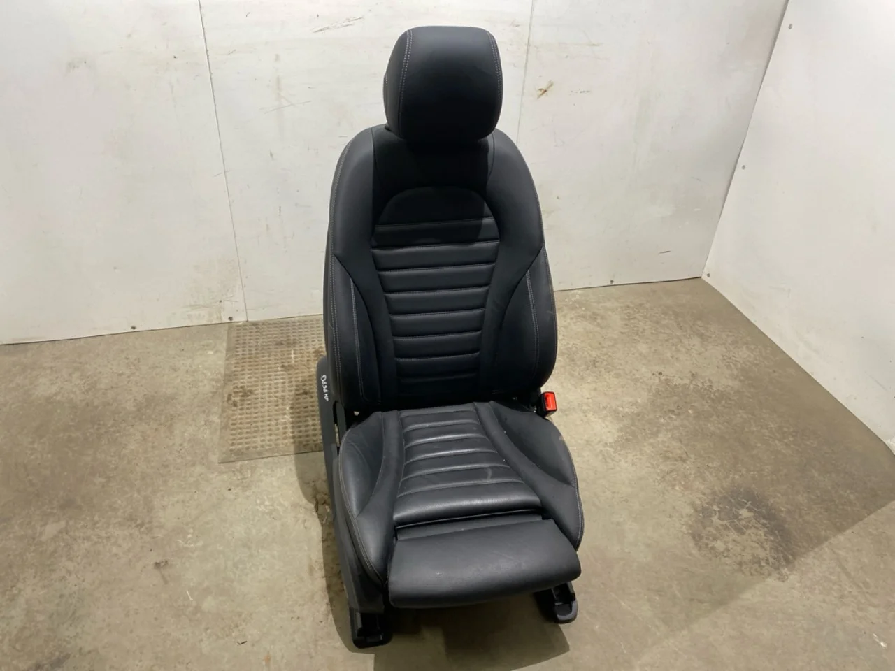 Mercedes EQC 2020- Front seat, right