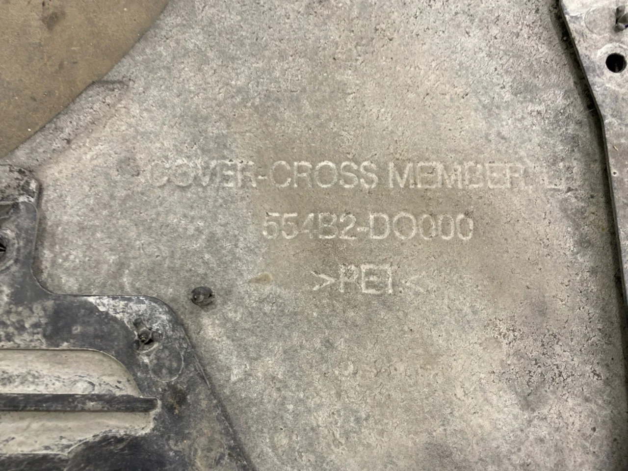 Underbody protection plate (engine/gearbox/floor) view 3