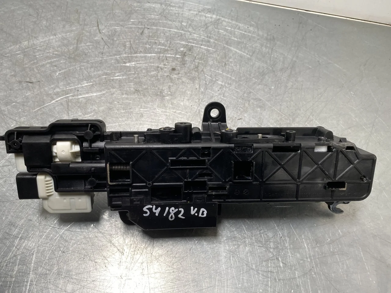 Left exterior door handle view 4