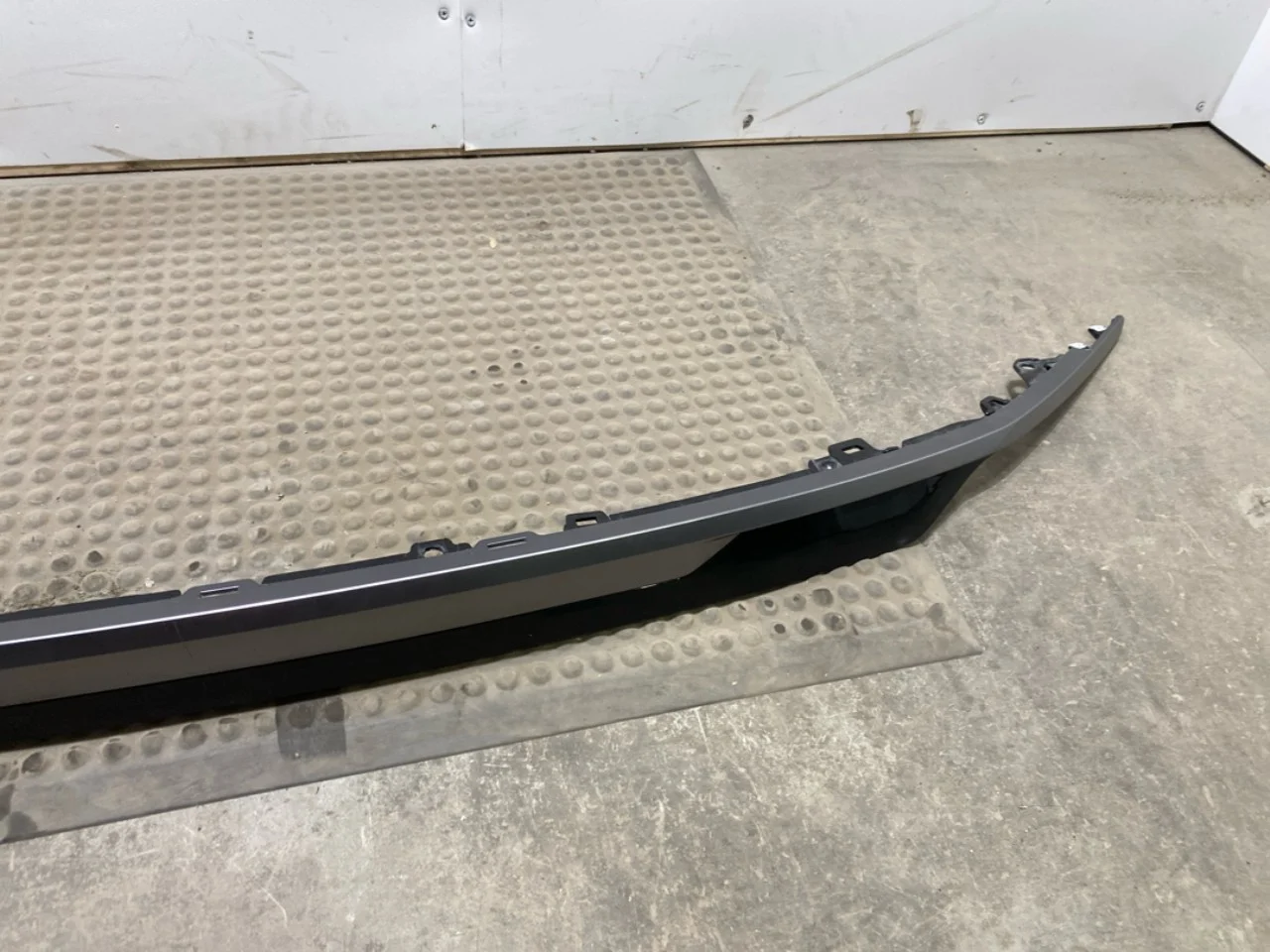 Trim molding, other view 3