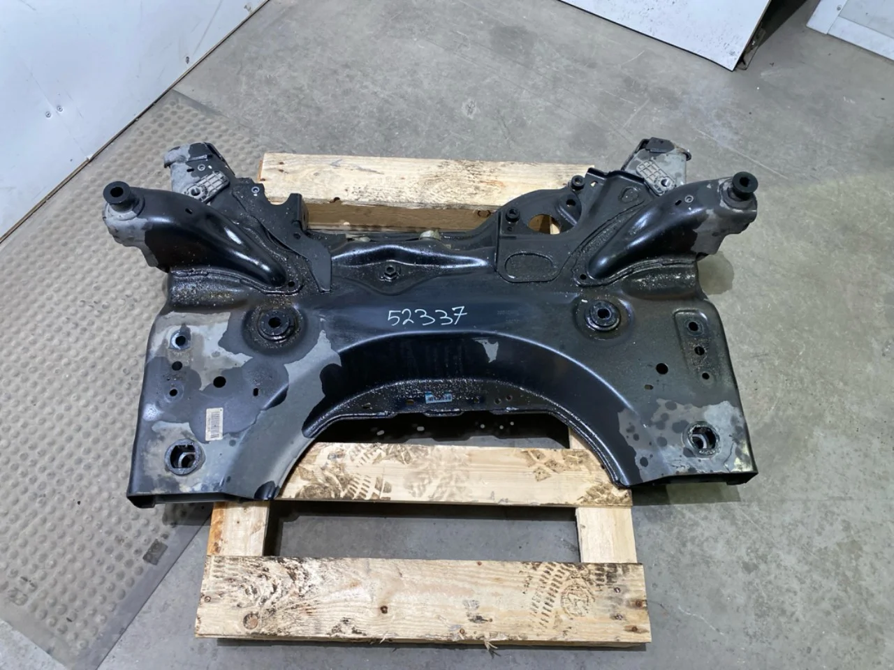 Opel / Vauxhall VIVARO 2020- Front subframe