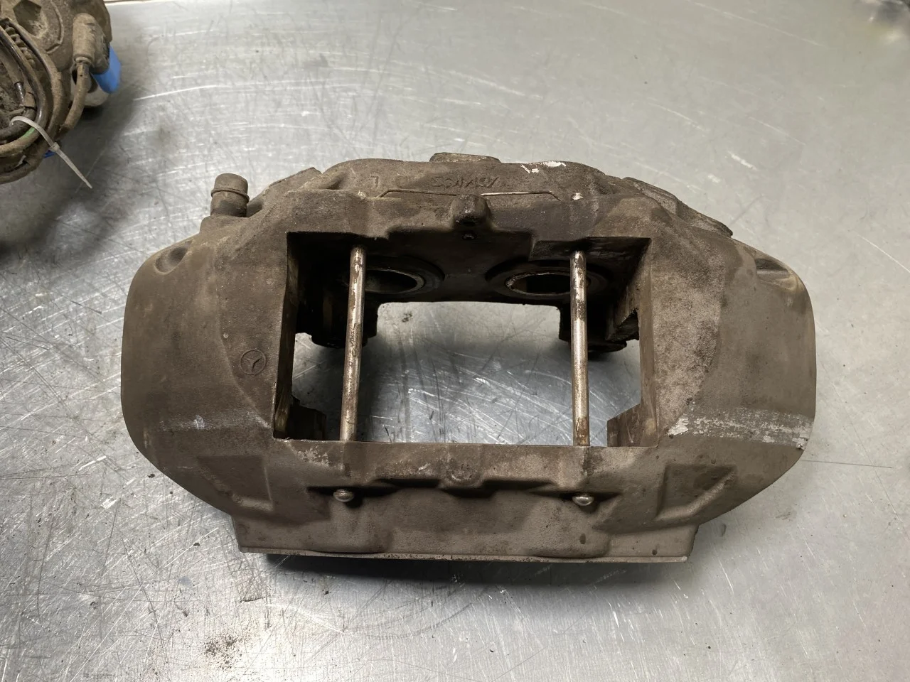 Mercedes EQC 2020- Front left brake caliper view 2