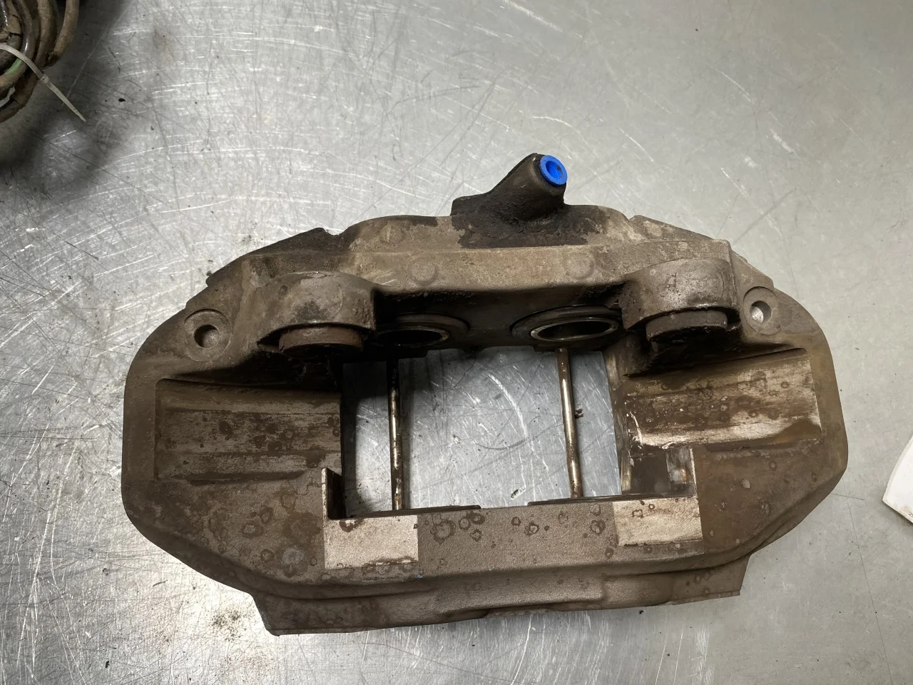 Mercedes EQC 2020- Front left brake caliper view 3